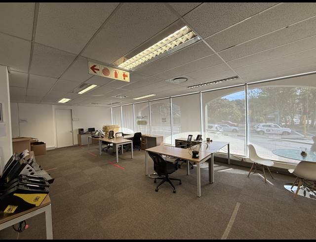 381M² OFFICE TO LET IN CLAREMONT